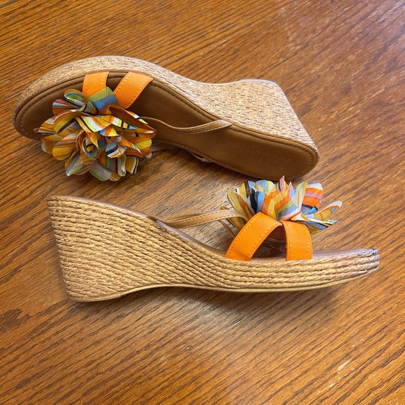 Italian Shoemakers Sandals Wedge Slip On Floral Women's Shoes Size 9.5 - Picture 2 of 5